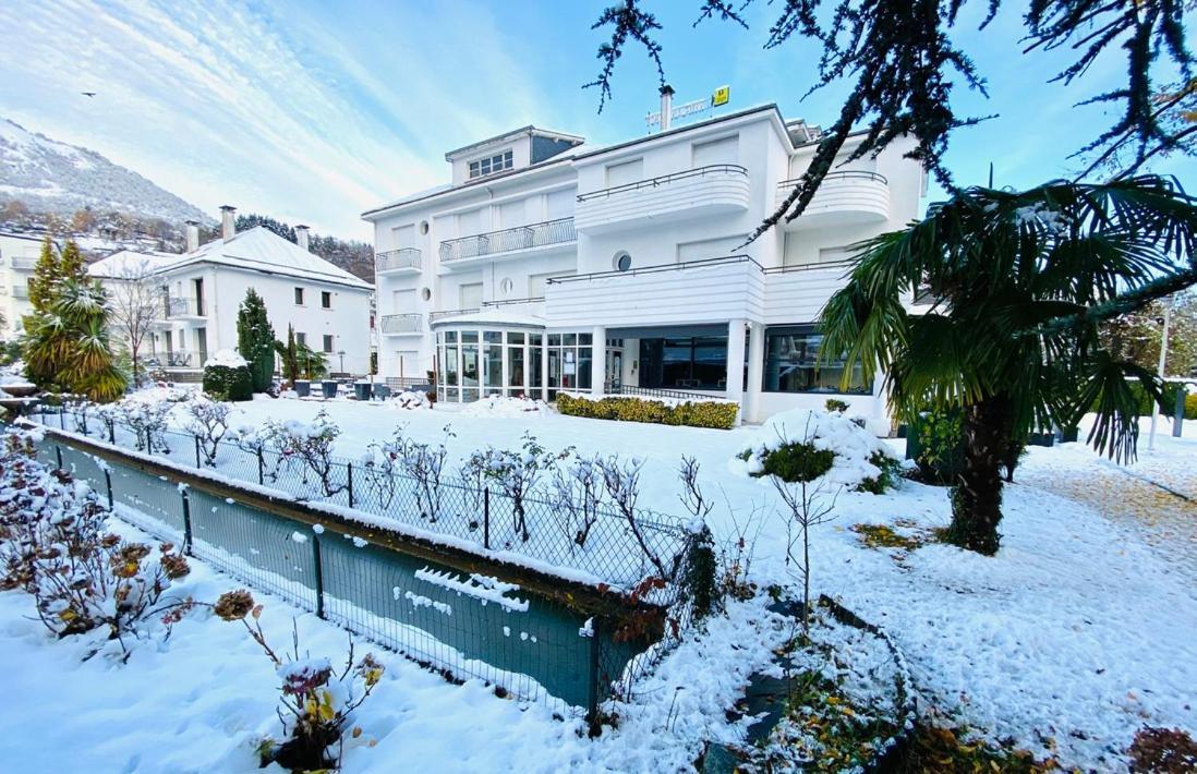 Logis Hôtel Le Miramont Argelès-Gazost Exterior foto