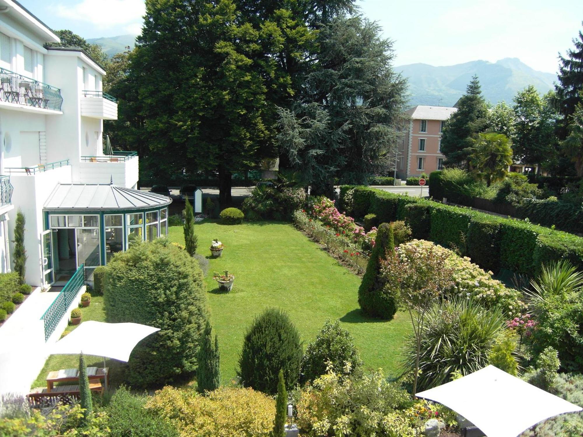Logis Hôtel Le Miramont Argelès-Gazost Exterior foto